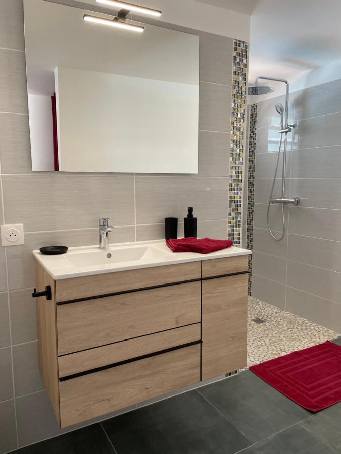 Les Coulirooms - Gite Sainte-Anne  Extérieur photo